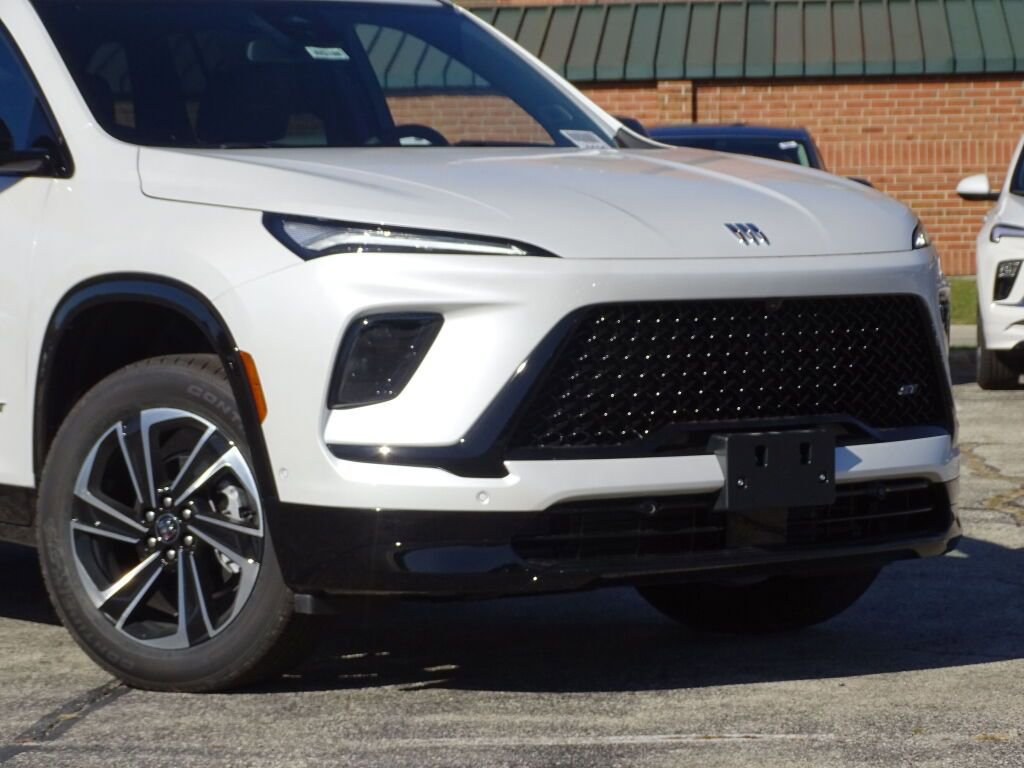 New 2025 Buick Enclave Sport Touring w/ Super Cruise Package video 2