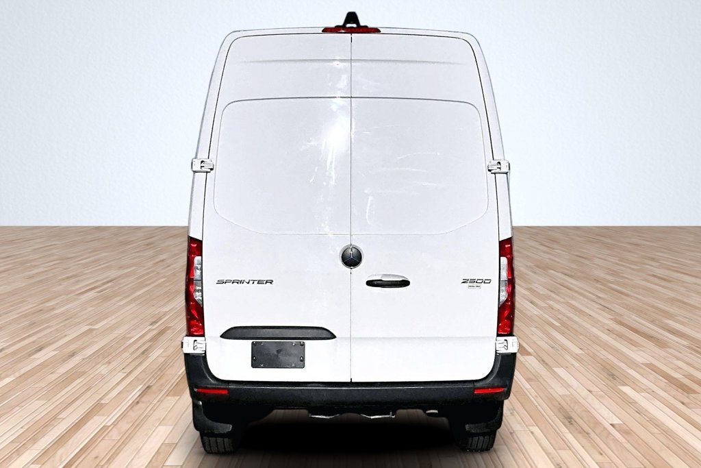 Used 2025 Mercedes-Benz Sprinter 2500 image 4