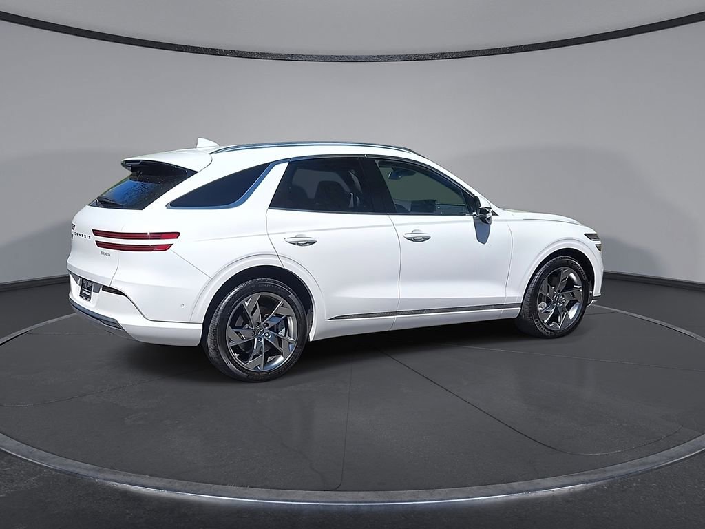 Used 2025 Genesis Electrified GV70 AWD/4WD image 4