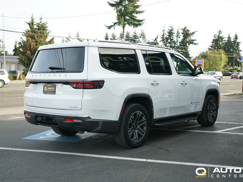 Used 2022 Jeep Wagoneer Series III w/ Convenience Group I AWD/4WD image 4