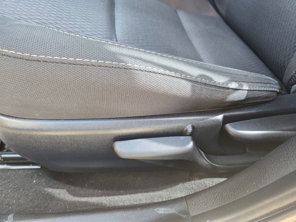 Used 2017 Toyota Corolla LE image 13