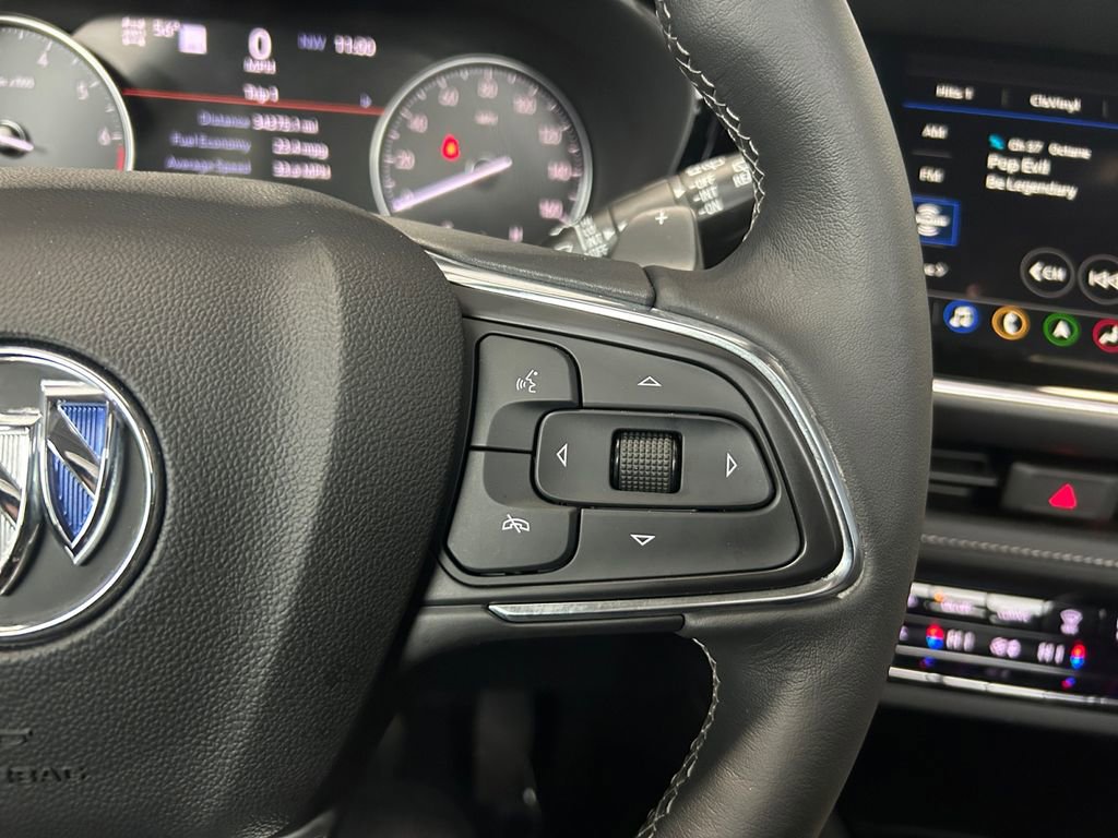 Used 2023 Buick Envision Avenir image 18