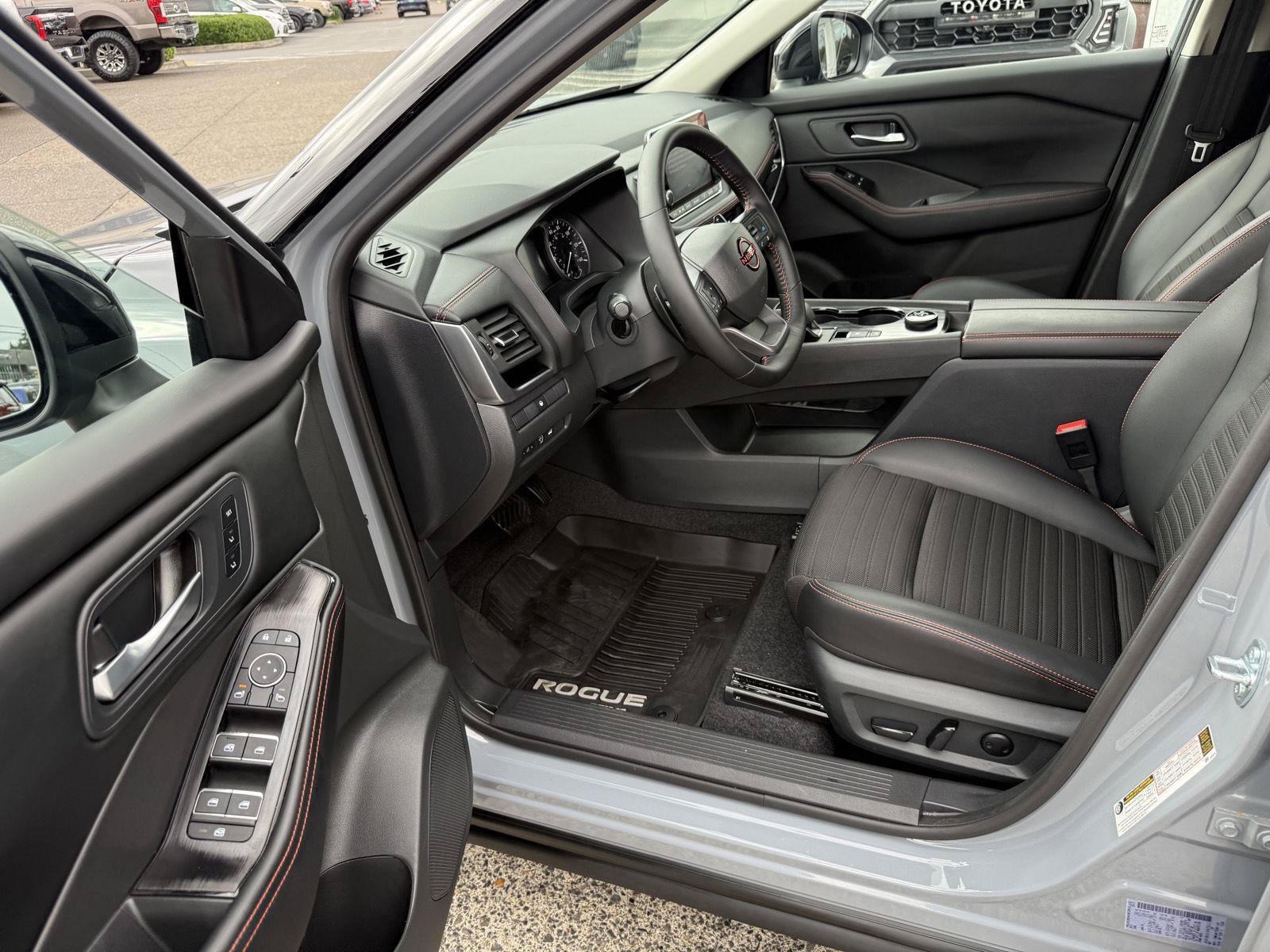 Used 2025 Nissan Rogue SV w/ Rock Creek Premium Package AWD/4WD image 10