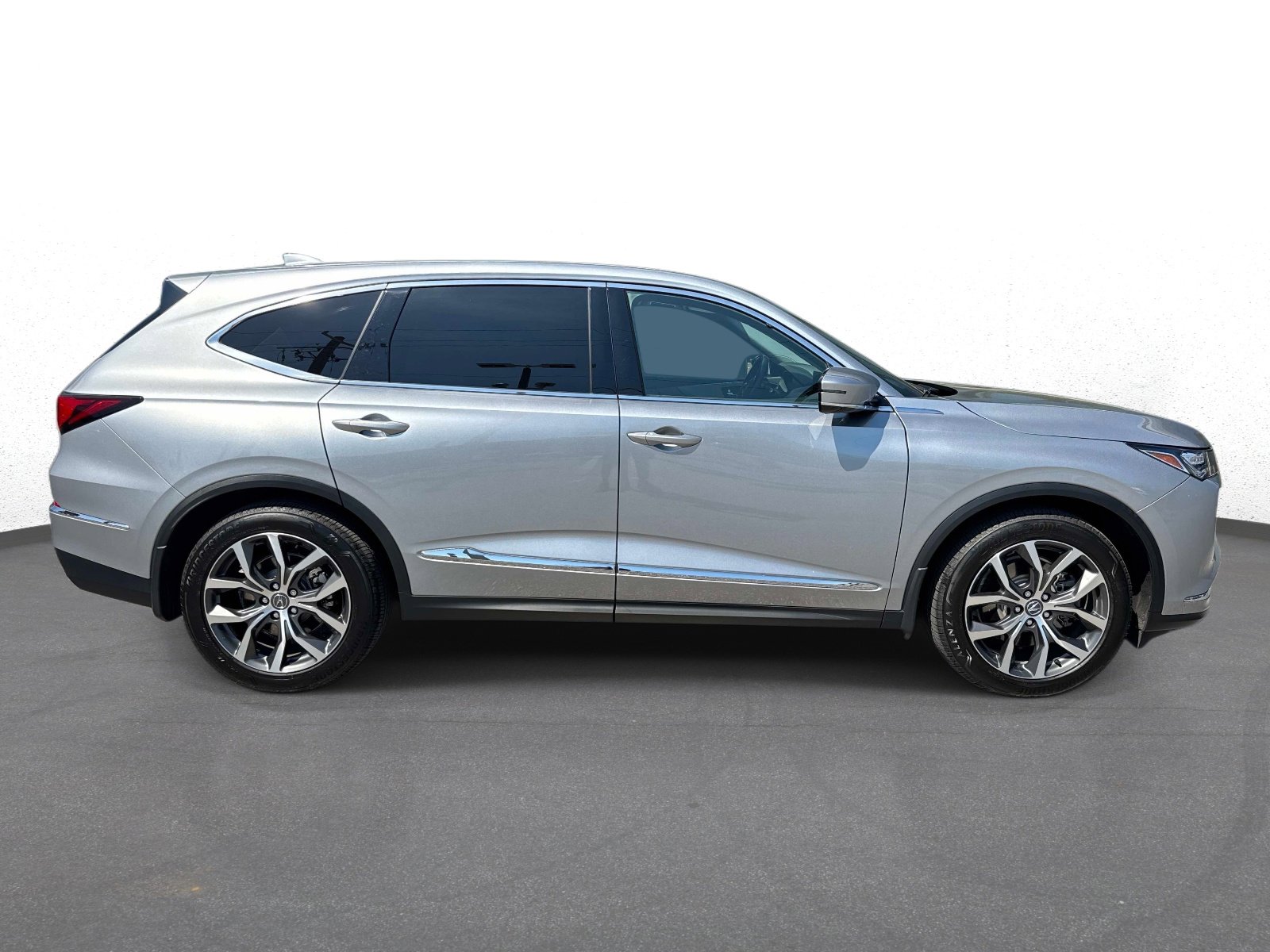Used 2022 Acura MDX FWD w/ Technology Package image 2