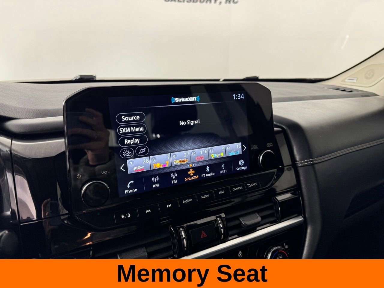 Used 2023 Nissan Pathfinder Platinum w/ Cargo Package image 18