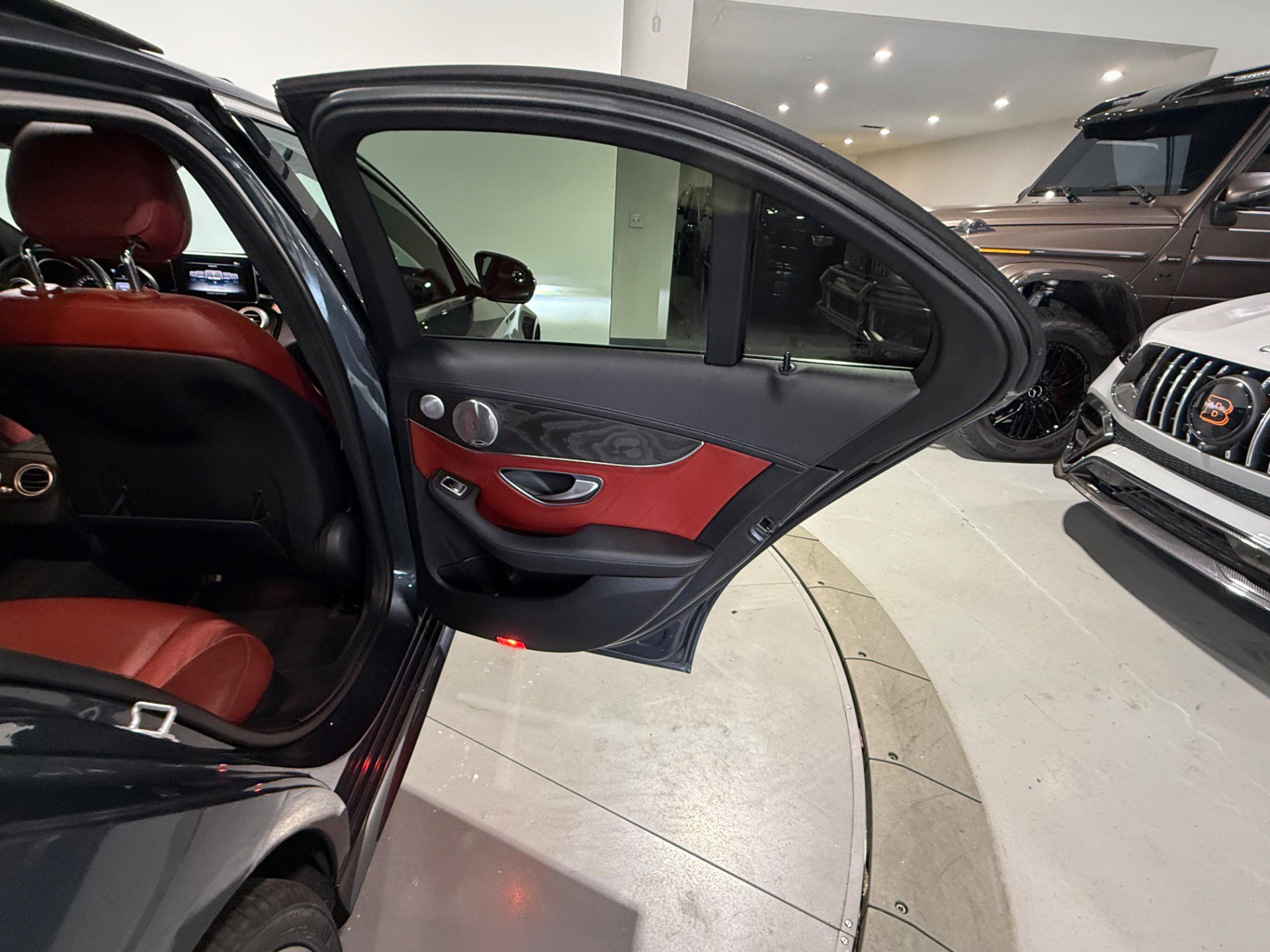 Used 2015 Mercedes-Benz C 400 4MATIC image 44