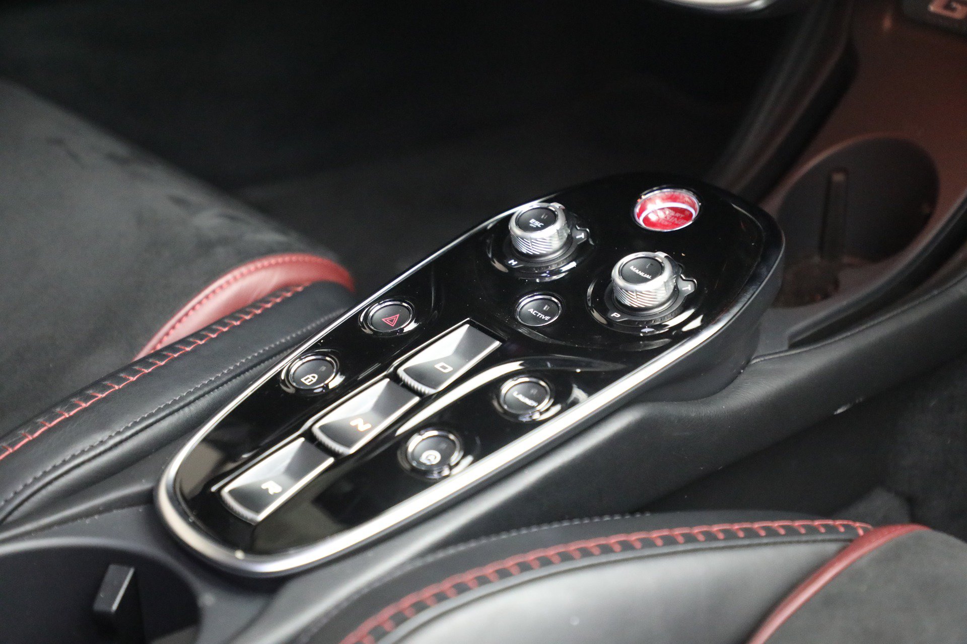 Used 2023 McLaren GT RWD image 28