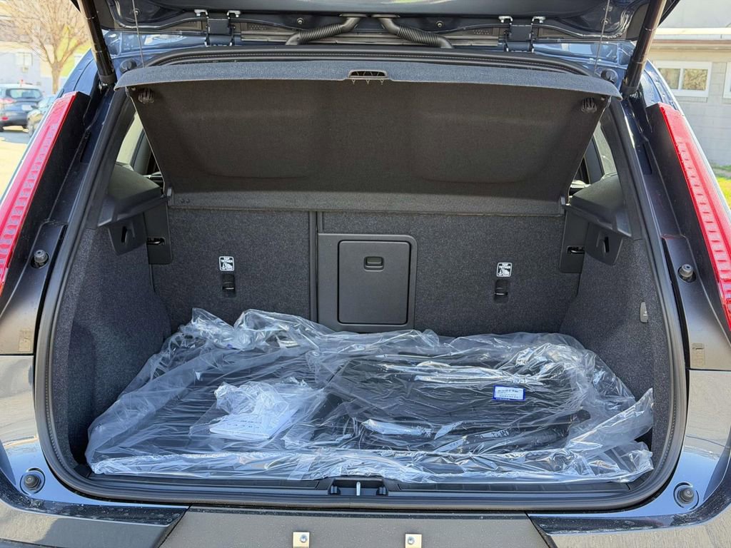 New 2026 Volvo XC40 B5 Ultra w/ Climate Package image 13