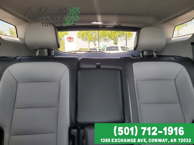 Used 2024 GMC Terrain SLT image 24