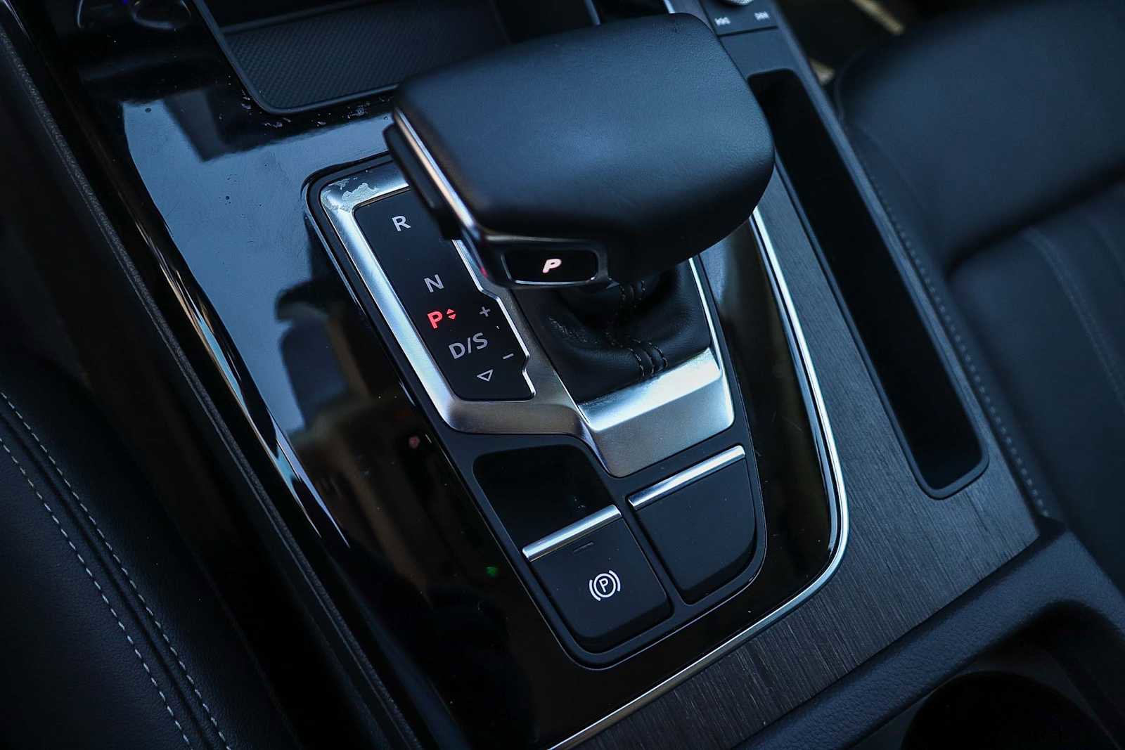 Used 2023 Audi Q5 2.0T Premium w/ Convenience Package image 26