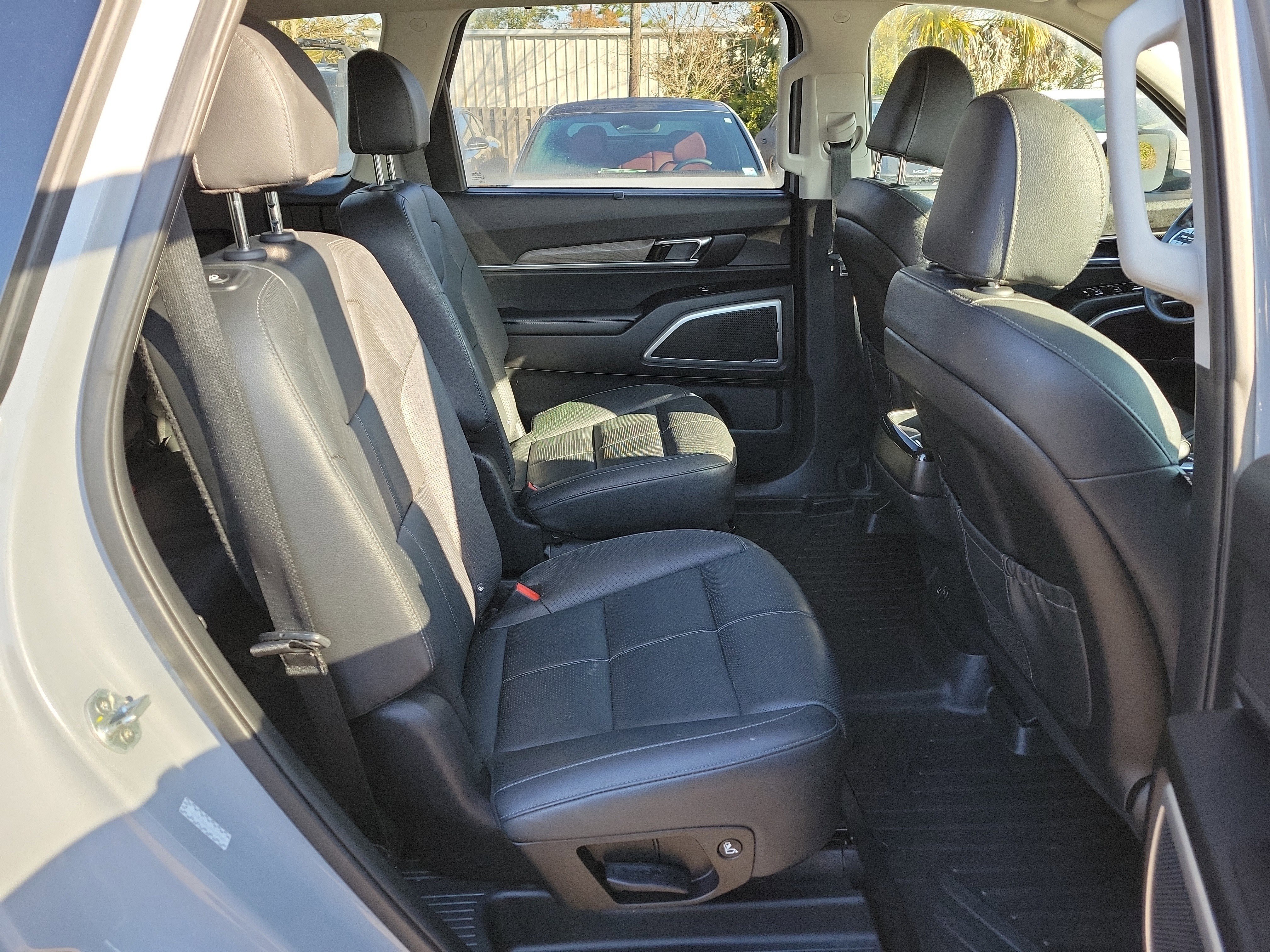 Used 2021 Kia Telluride EX w/ EX Premium Package image 12