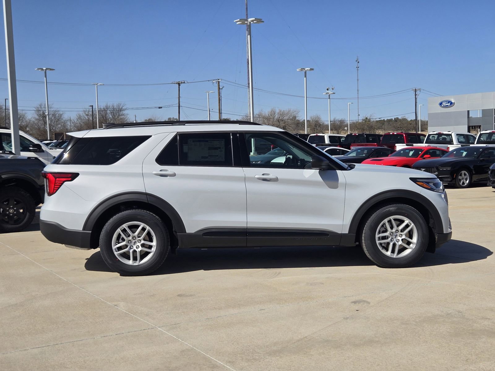 New 2026 Ford Explorer Active image 7