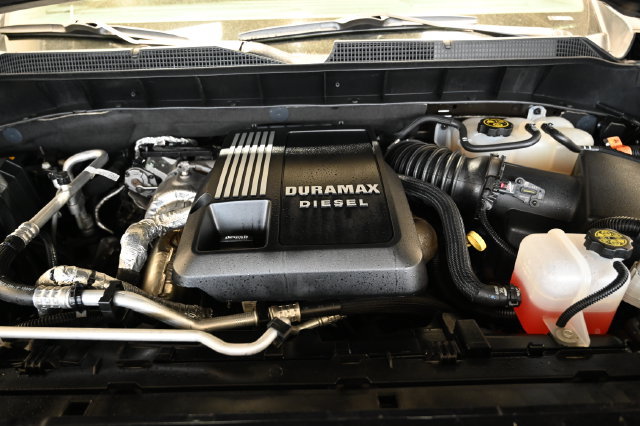 Used 2022 Chevrolet Silverado 1500 LT AWD/4WD image 31