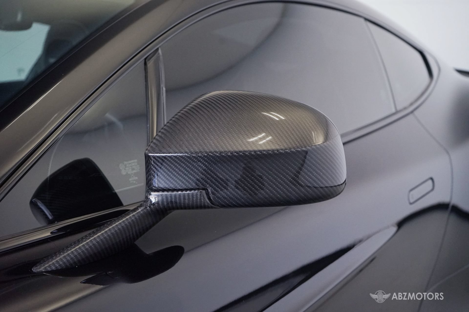 Used 2015 Aston Martin Vanquish Coupe RWD image 7
