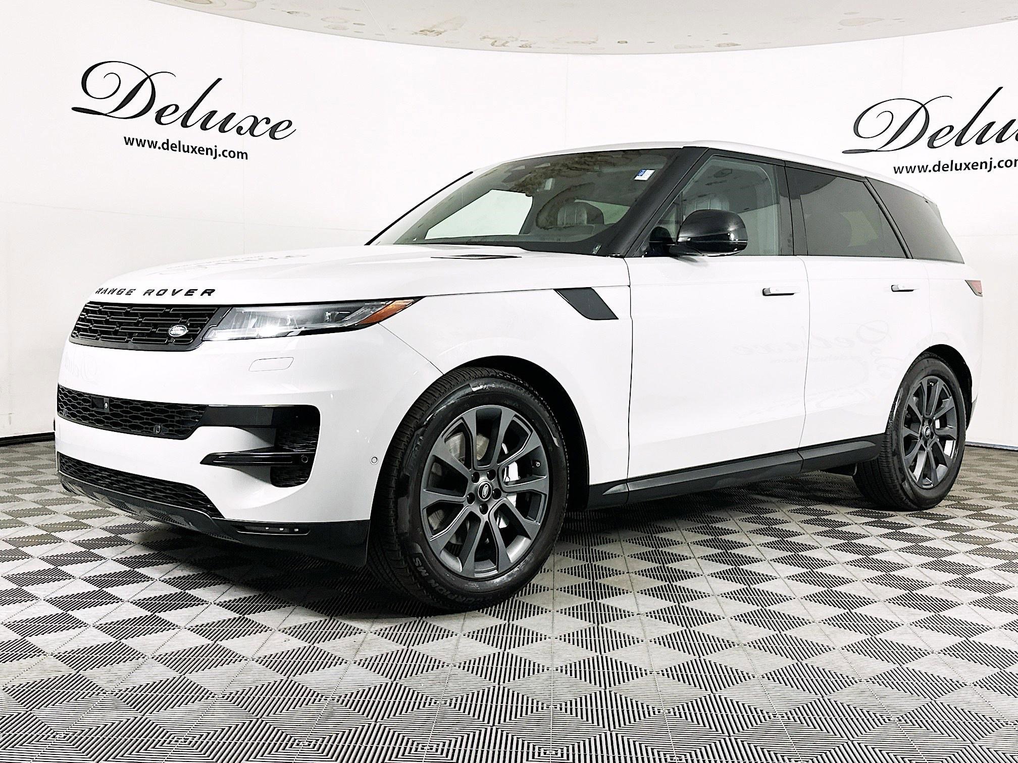 Used 2025 Land Rover Range Rover Sport SE AWD/4WD image 3
