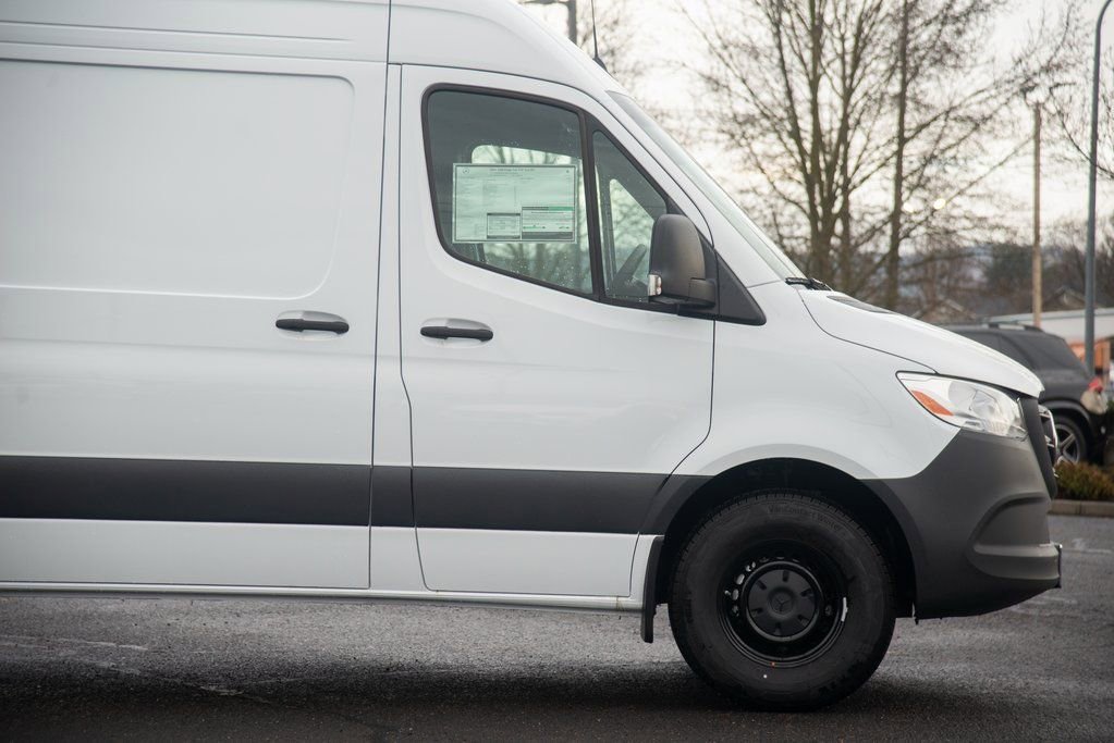 New 2025 Mercedes-Benz Sprinter 2500 image 9