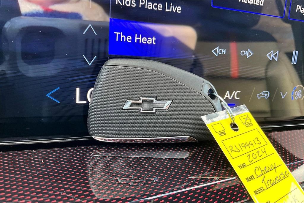 Used 2024 Chevrolet Traverse RS w/ LPO, Floor Liner Package AWD/4WD image 13