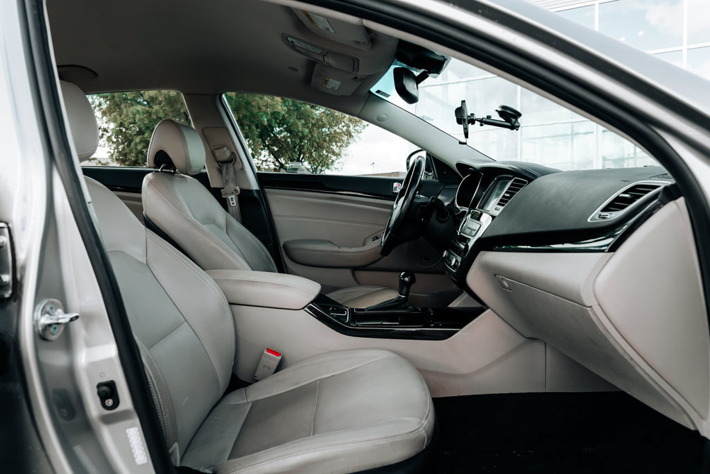 Used 2014 Kia Cadenza Premium FWD image 45