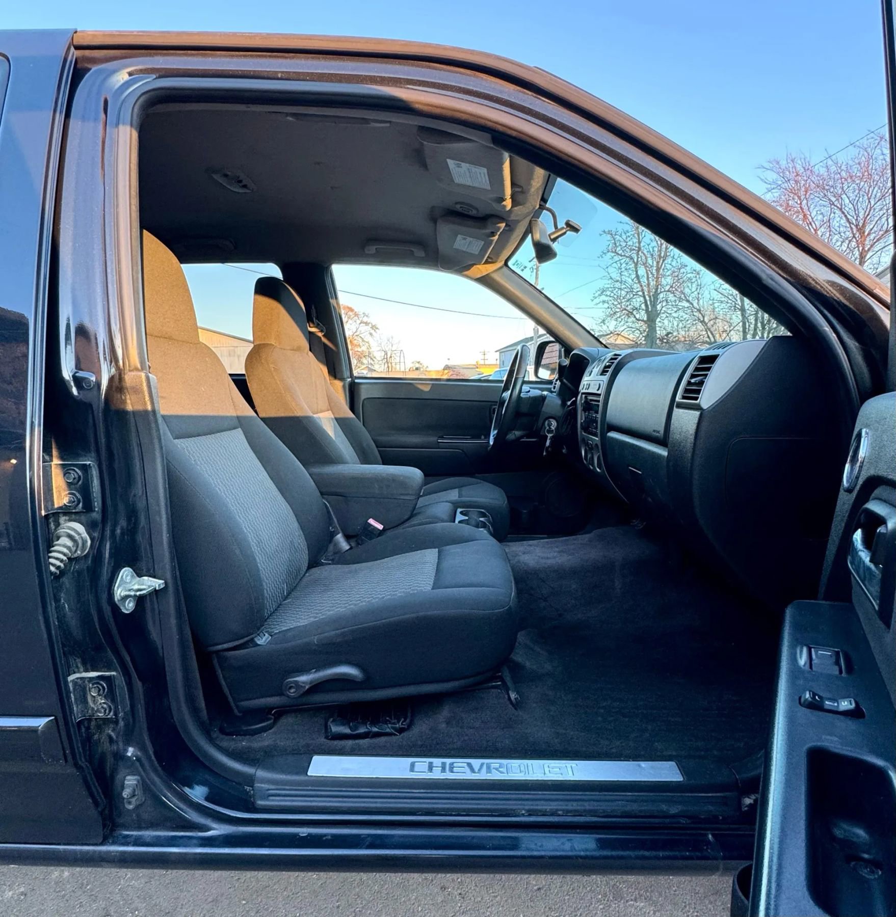 Used 2009 Chevrolet Colorado LT w/ LT Preferred Equipment Group AWD/4WD image 6