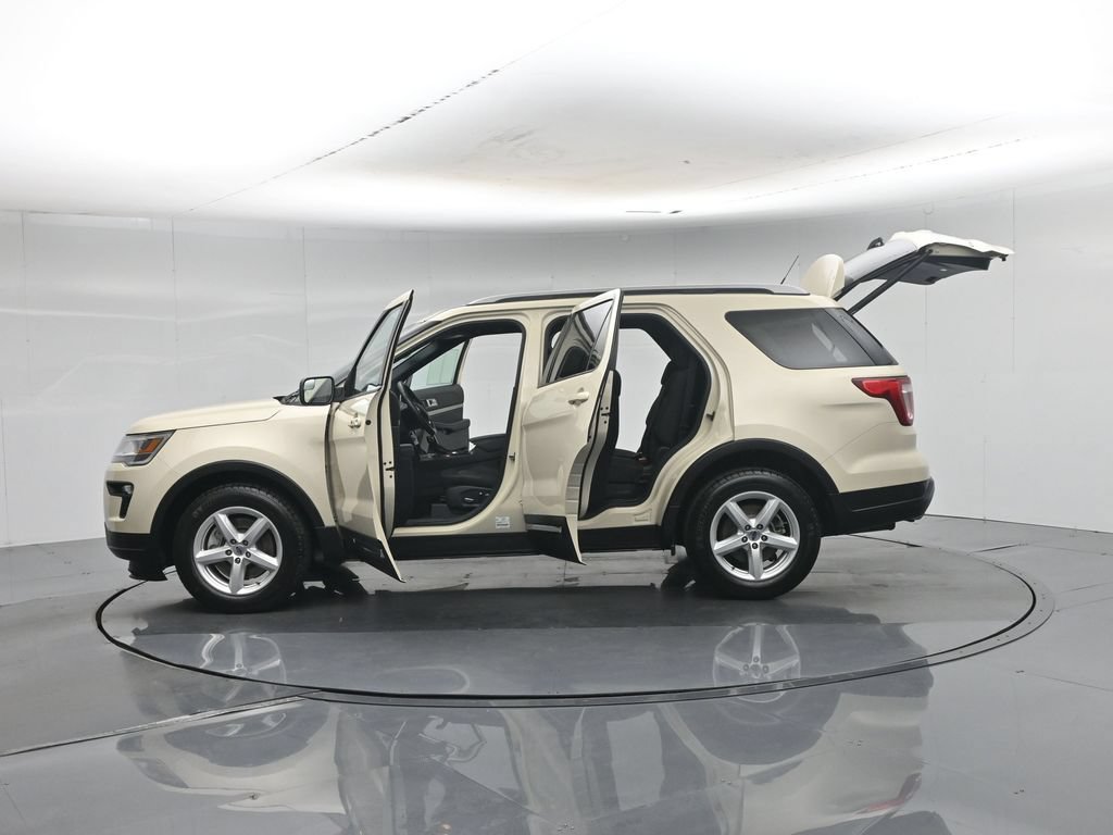 Certified 2018 Ford Explorer XLT w/ Equipment Group 201A FWD image 40