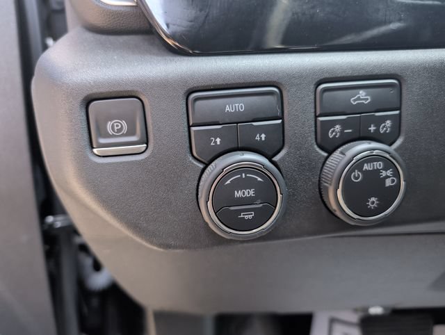 Used 2023 Chevrolet Silverado 1500 LT AWD/4WD image 29