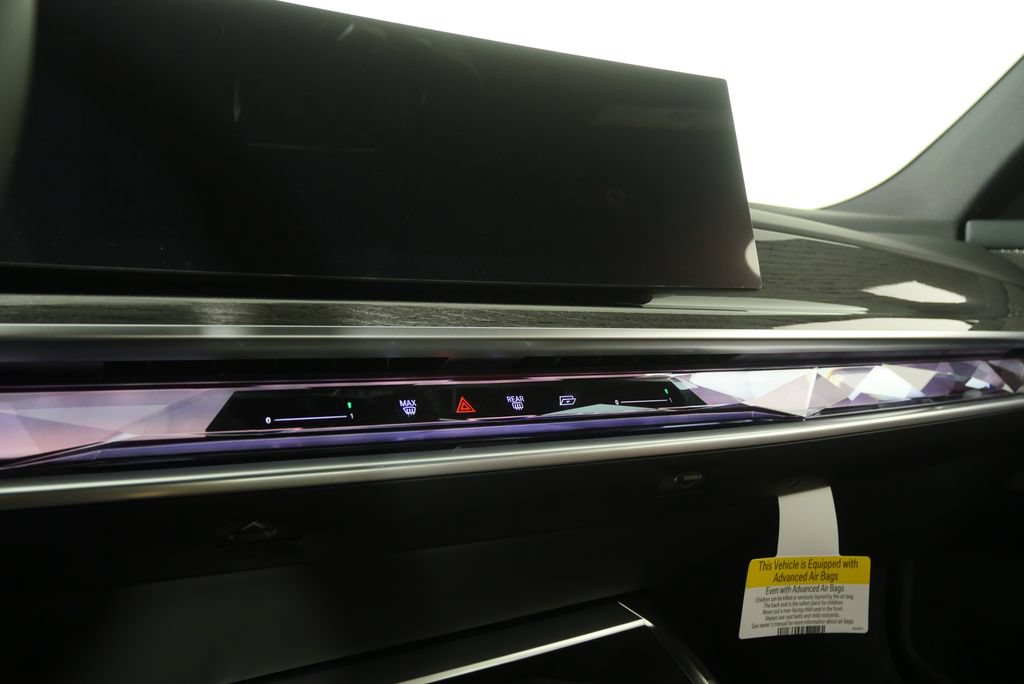 Used 2026 BMW i7 eDrive50 w/ Premium Package RWD image 22