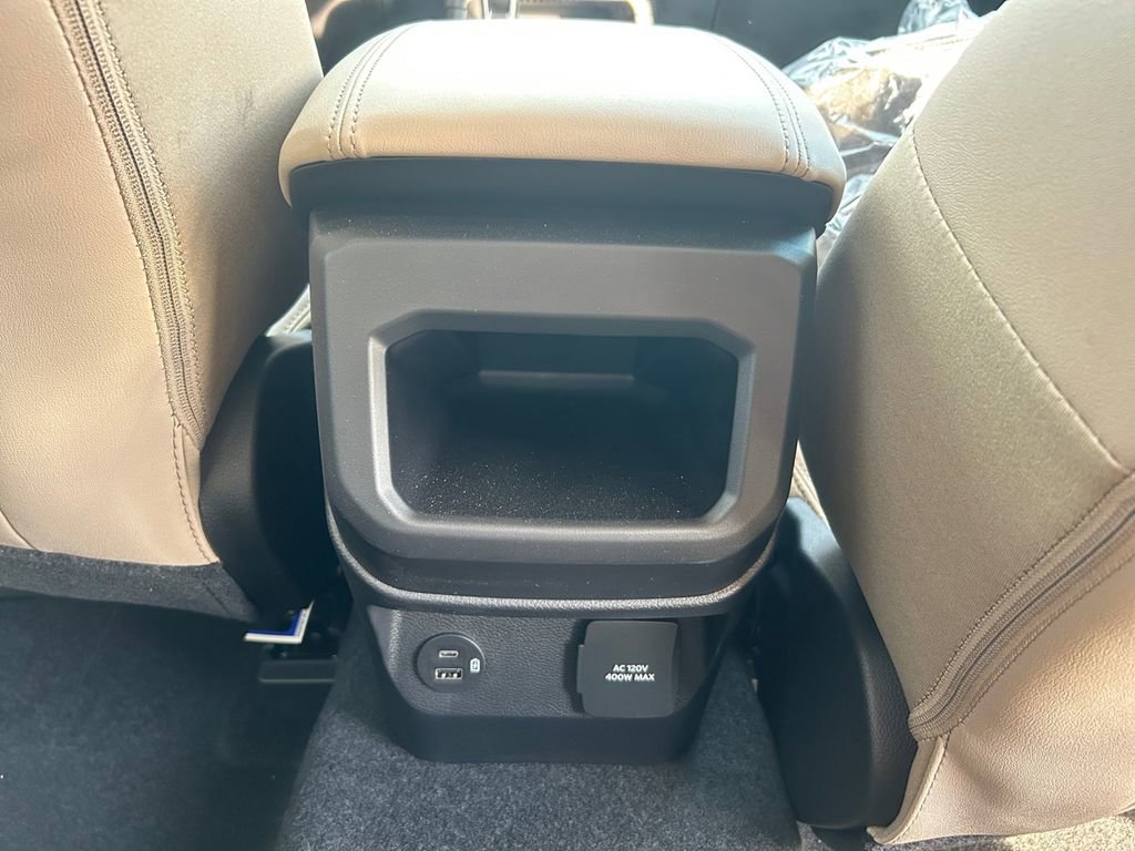 Used 2025 Ford Ranger Lariat w/ Chrome Accent Package image 26