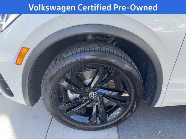 Certified 2023 Volkswagen Tiguan SE R-Line image 13
