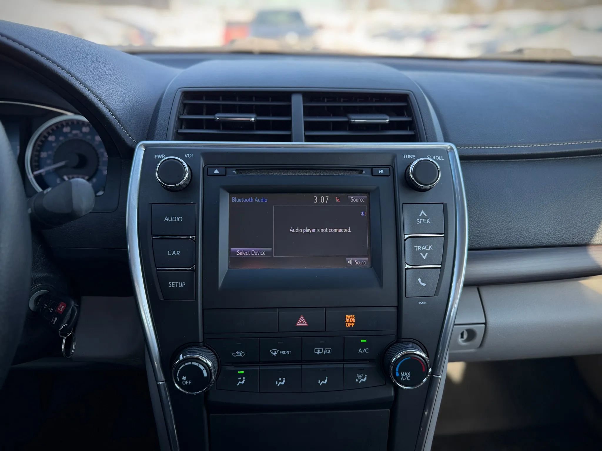 Used 2017 Toyota Camry LE FWD image 13