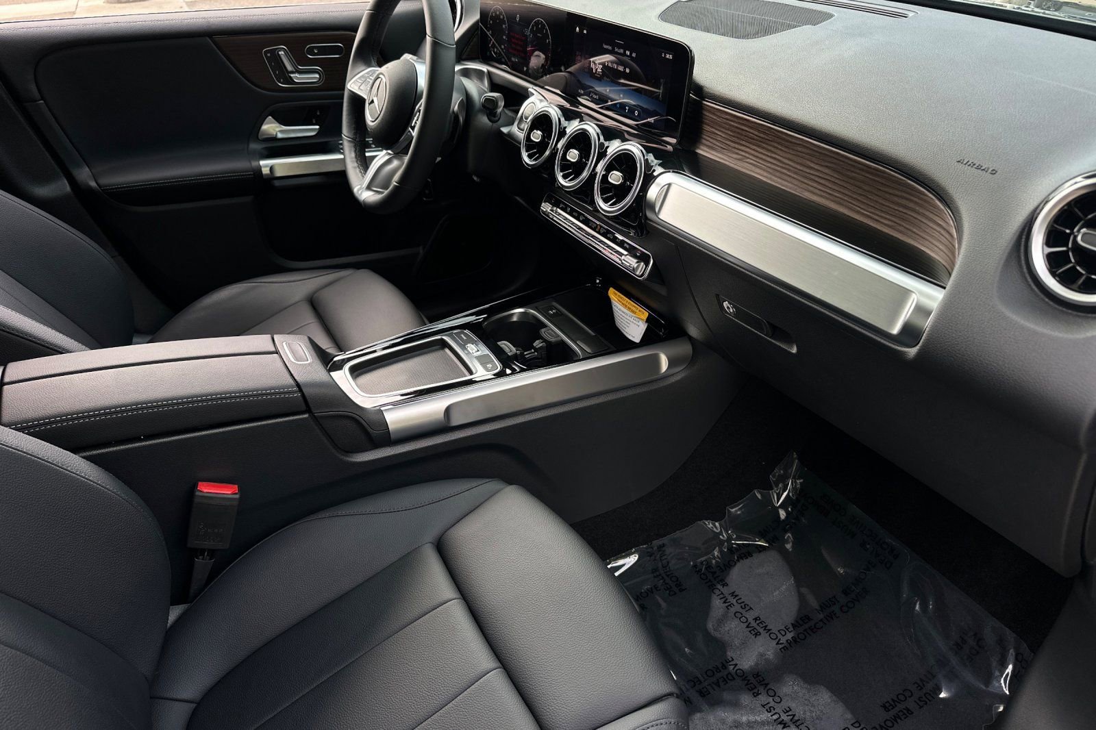 New 2026 Mercedes-Benz GLB 250 image 9