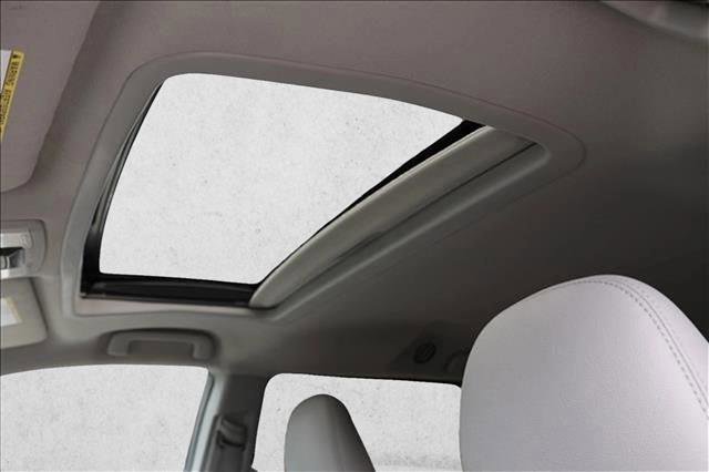 Used 2016 Toyota Sienna XLE w/ XLE Navigation Package image 21