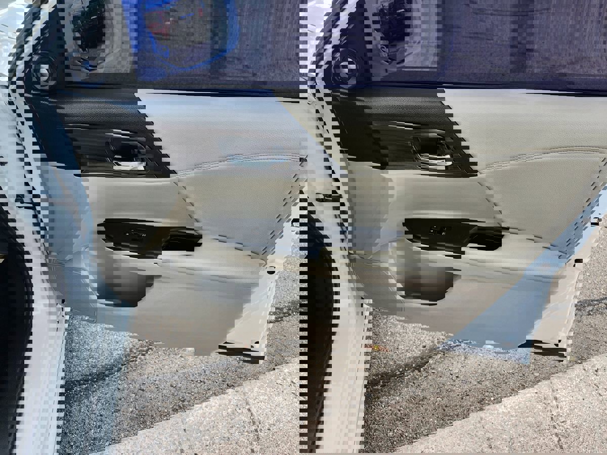 Used 2017 Honda Accord Touring image 18