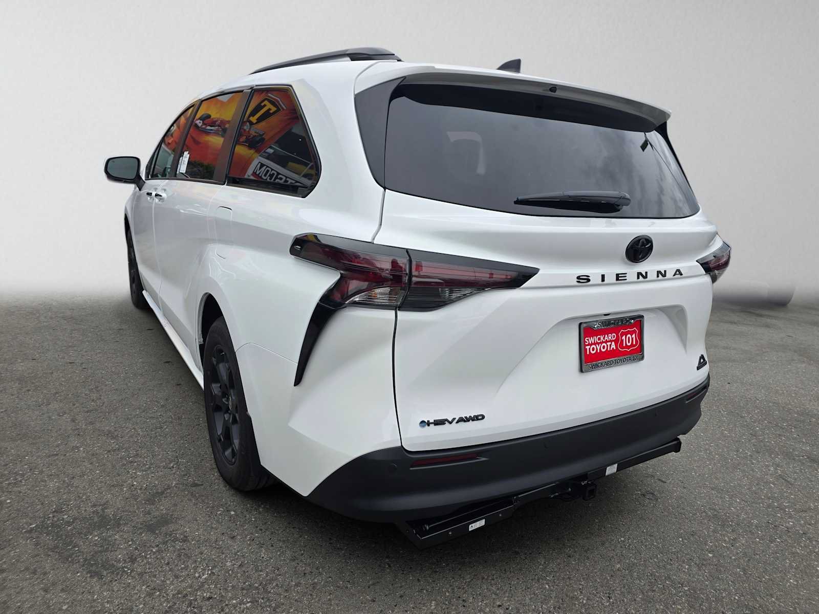 New 2026 Toyota Sienna XLE Woodland Edition AWD/4WD image 5