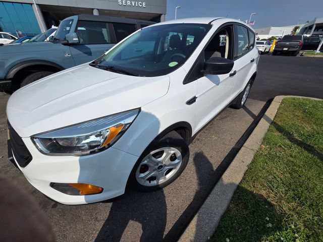 Used 2017 Ford Escape S FWD image 1