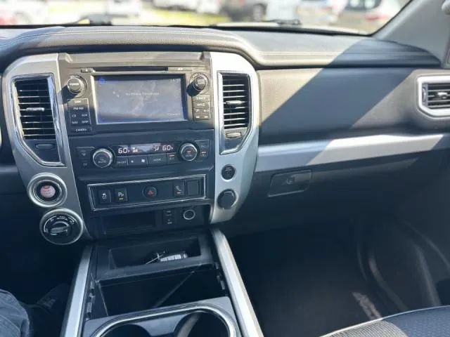 Used 2018 Nissan Titan PRO-4X AWD/4WD image 18
