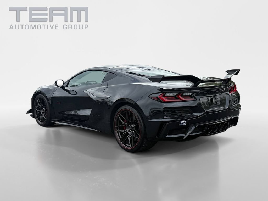 Used 2023 Chevrolet Corvette Z06 w/ Z07 Performance Package RWD image 5