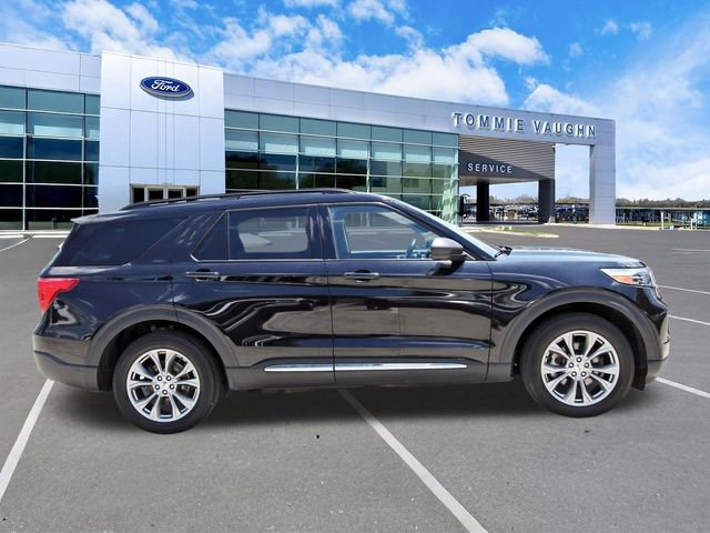Used 2022 Ford Explorer XLT w/ Equipment Group 202A AWD/4WD image 5