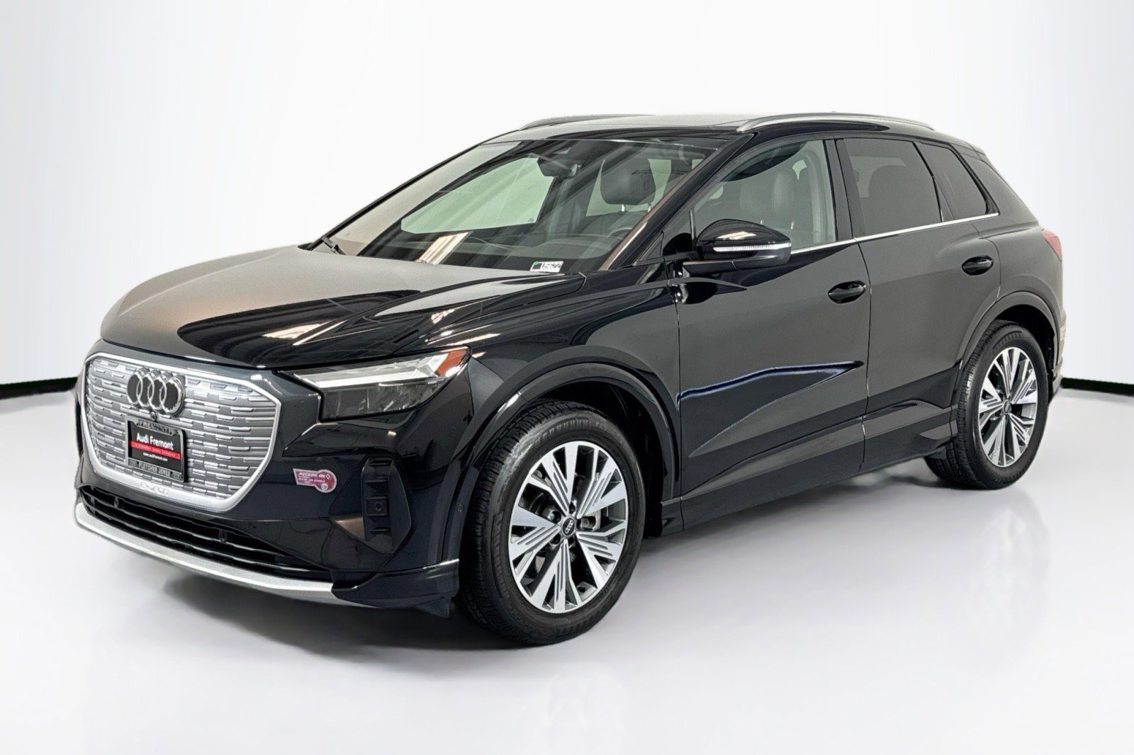 Used 2023 Audi Q4 e-tron Premium Plus w/ Premium Plus image 1