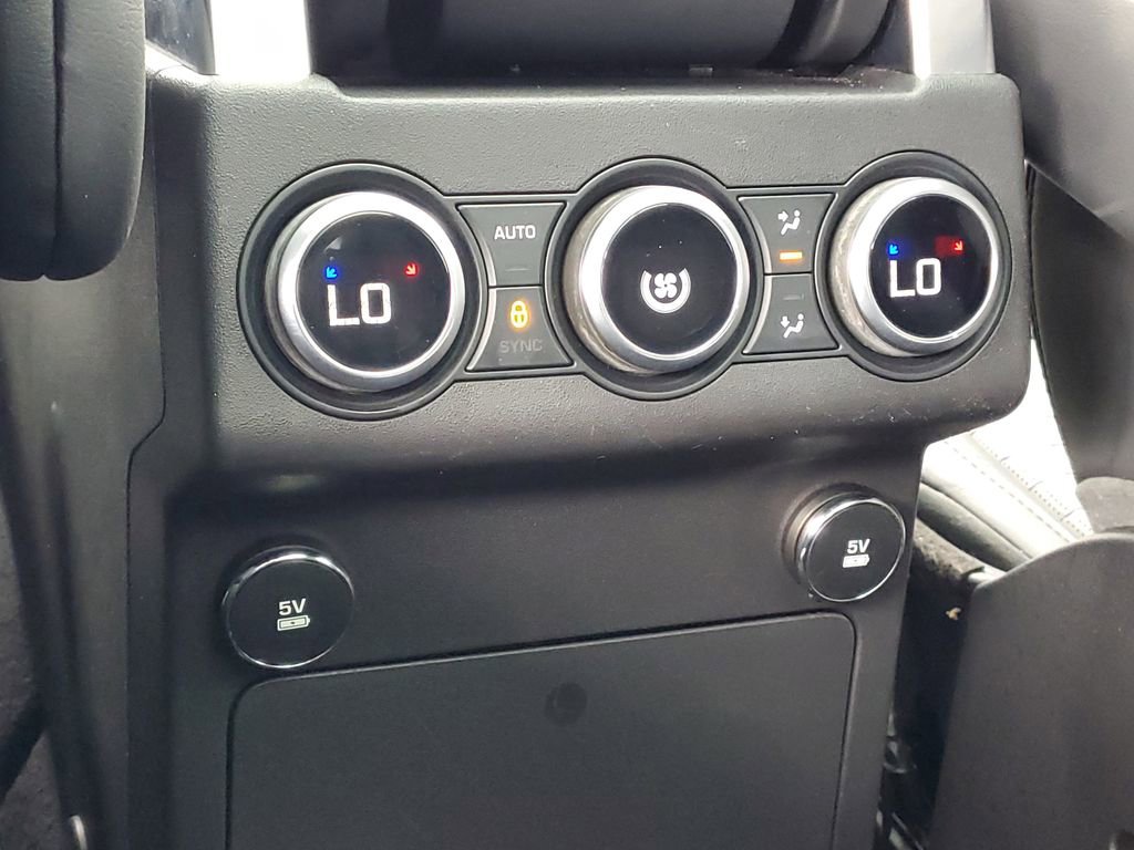 Used 2020 Land Rover Discovery HSE Luxury AWD/4WD image 14