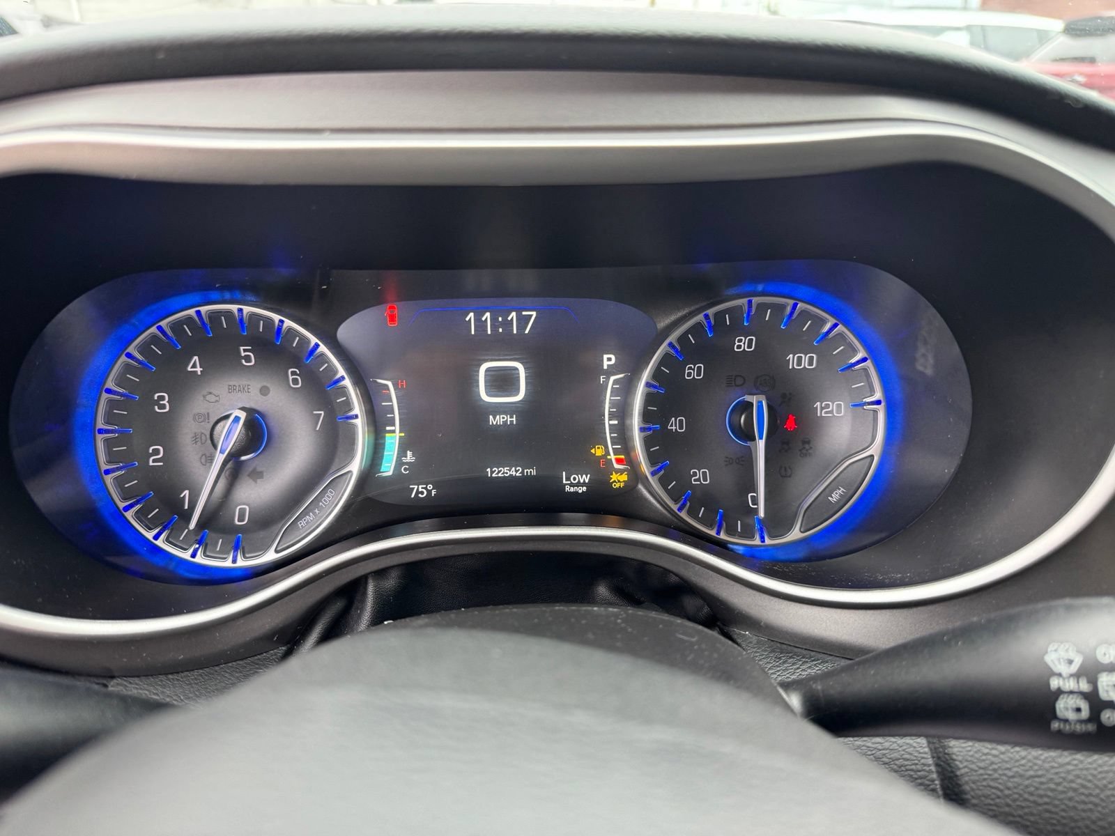 Used 2023 Chrysler Pacifica Touring-L FWD image 17