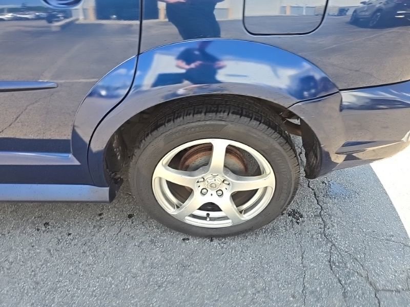 Used 2007 Pontiac Vibe w/ Sun And Sound Package FWD image 8