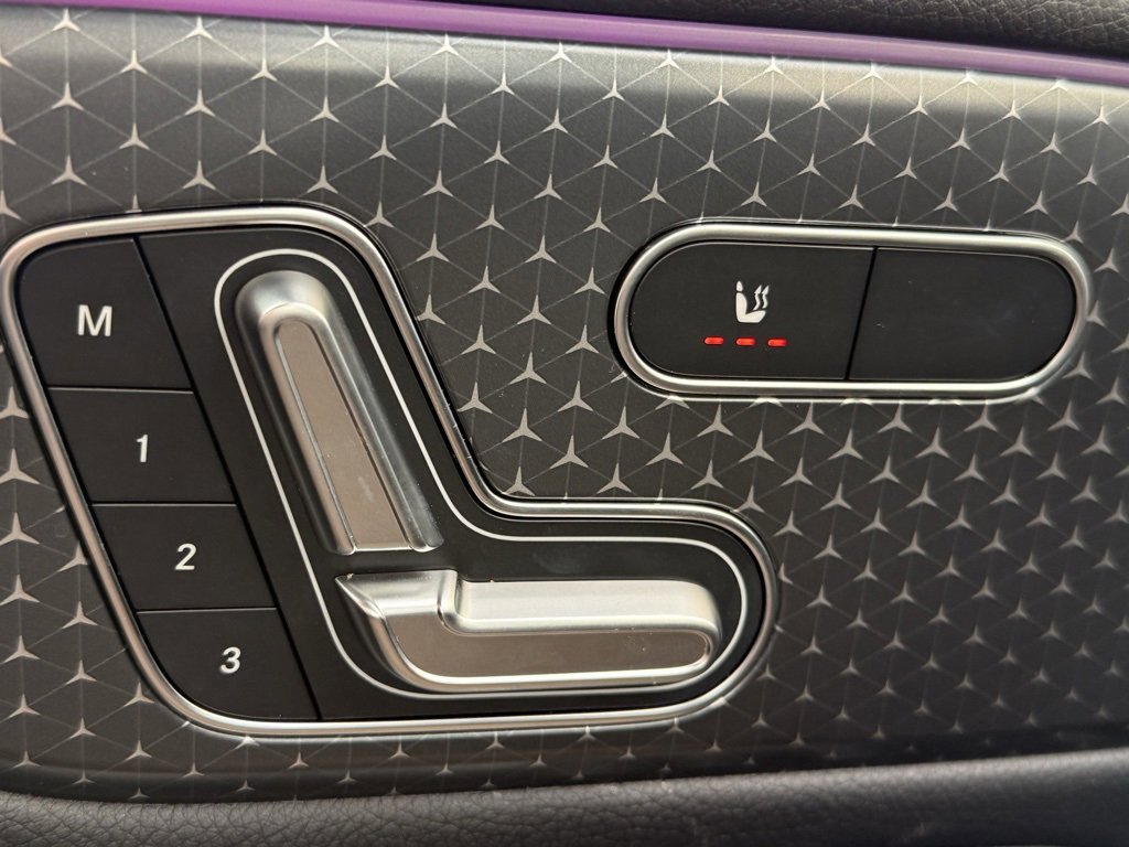 Used 2025 Mercedes-Benz GLB 250 image 13