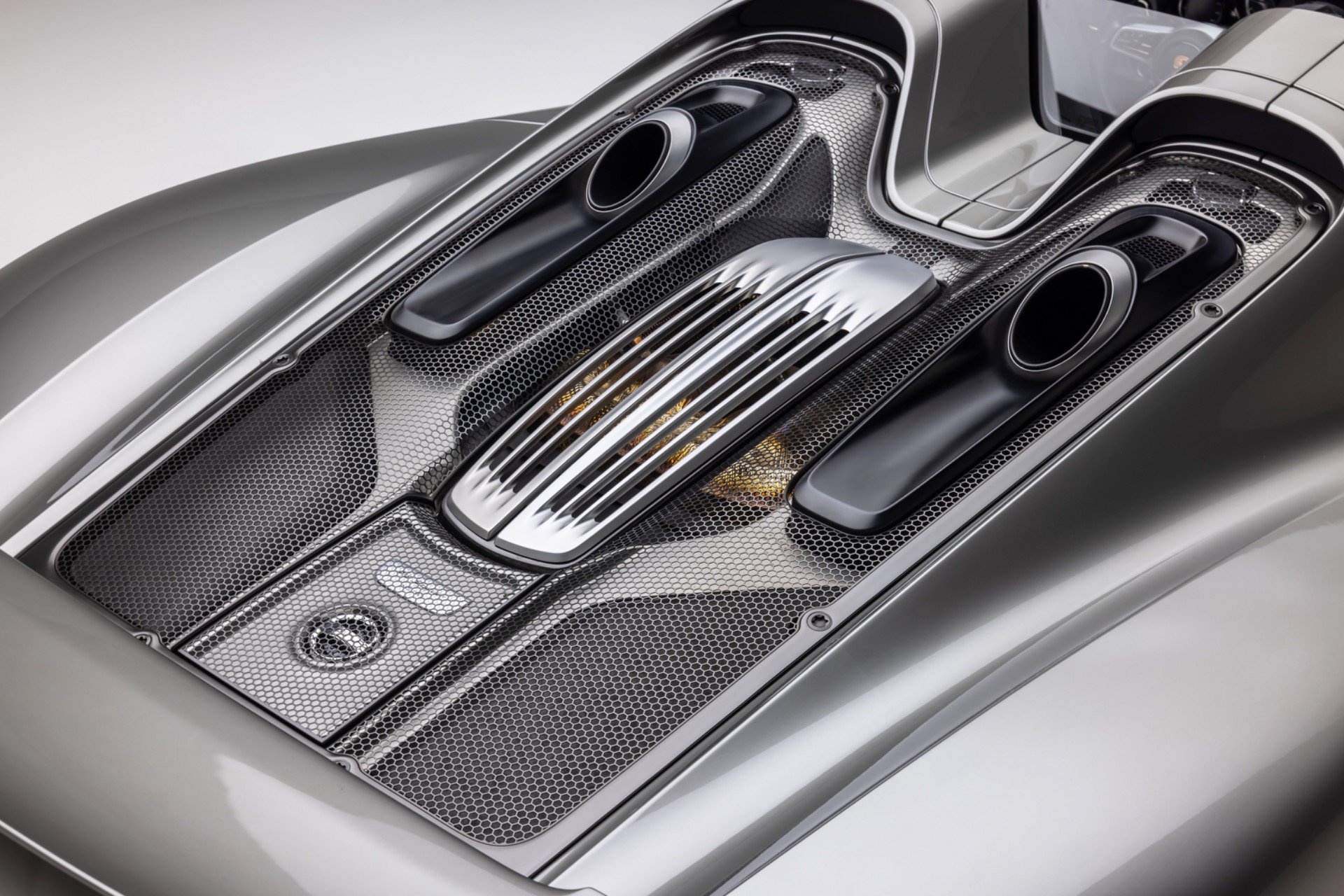 Used 2015 Porsche 918 Spyder AWD/4WD image 22