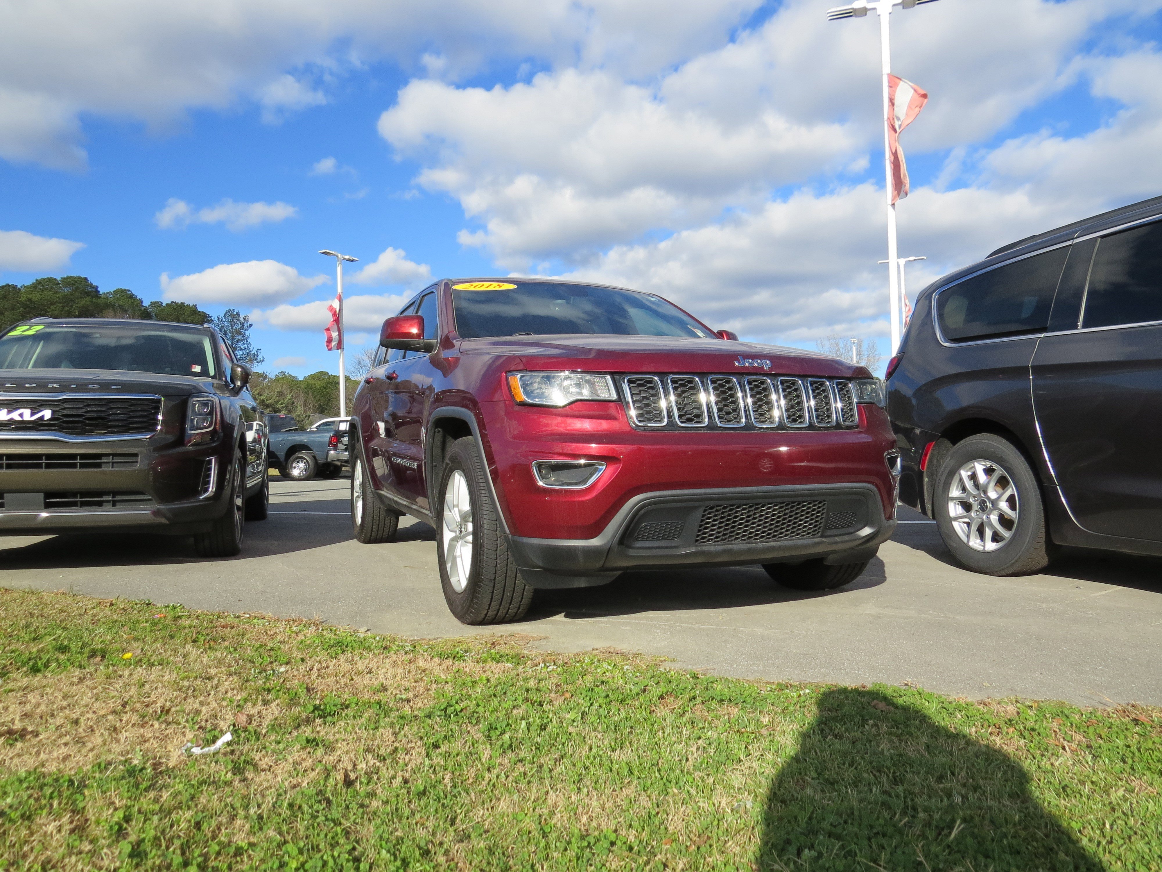 Used 2018 Jeep Grand Cherokee Laredo image 5