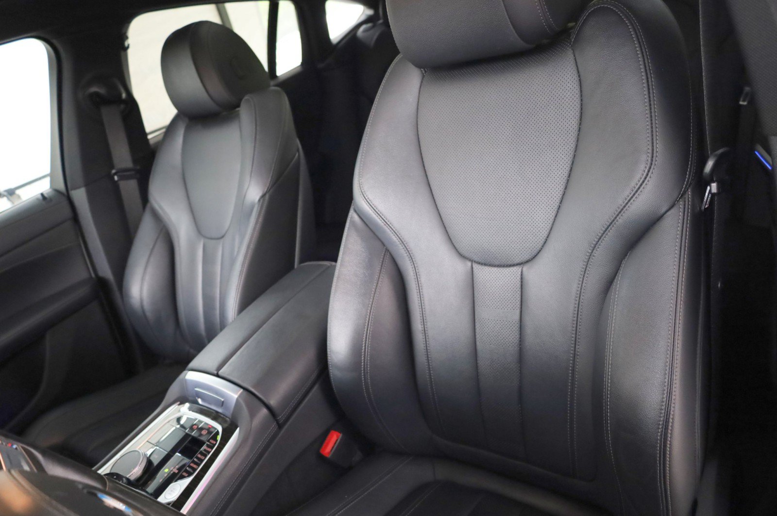 Used 2020 BMW X6 xDrive40i w/ M Sport Package AWD/4WD image 25