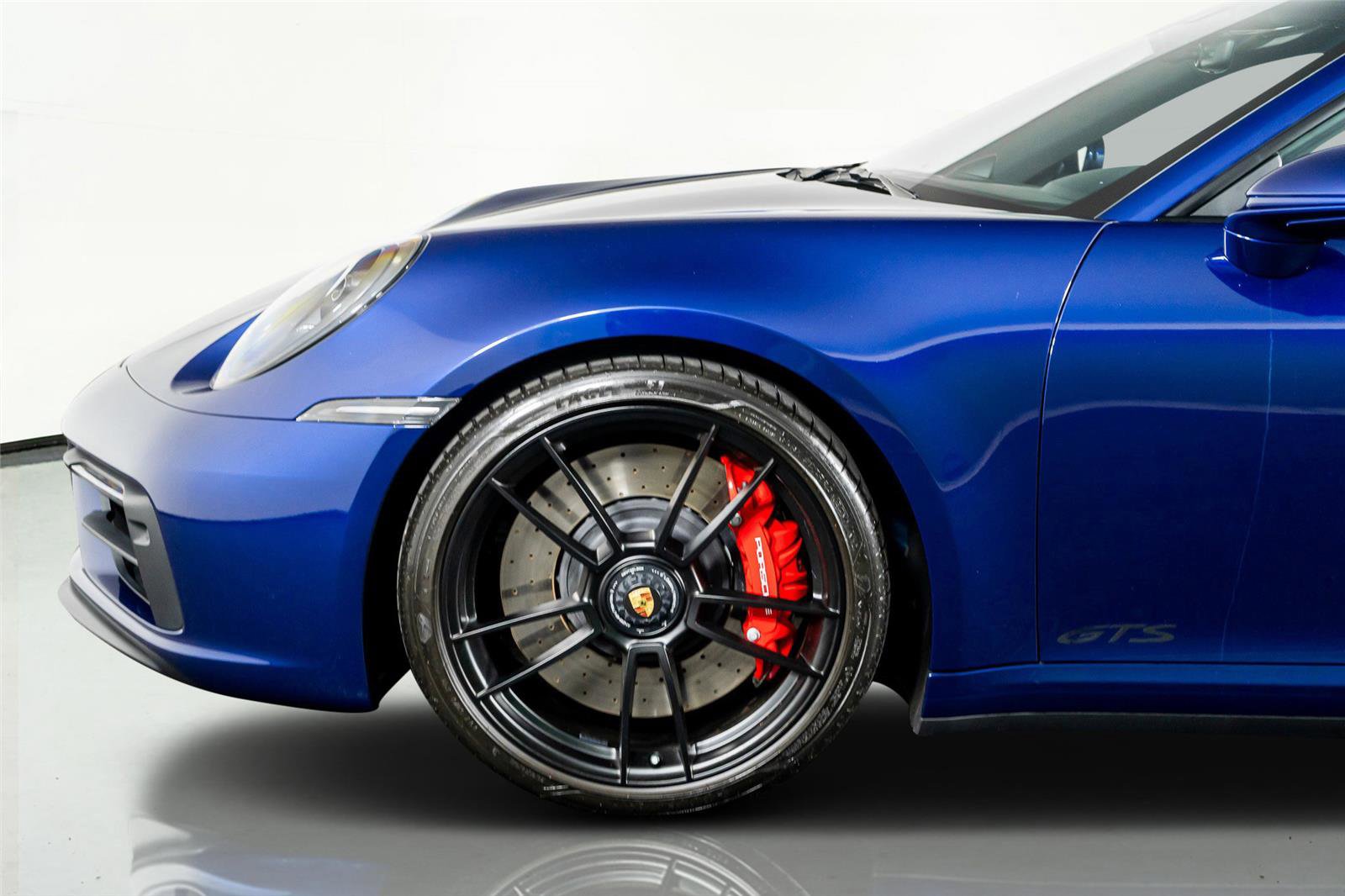 Used 2024 Porsche 911 Carrera GTS w/ Premium Package RWD image 19