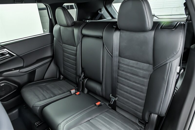 New 2026 Mitsubishi Outlander LE FWD image 15