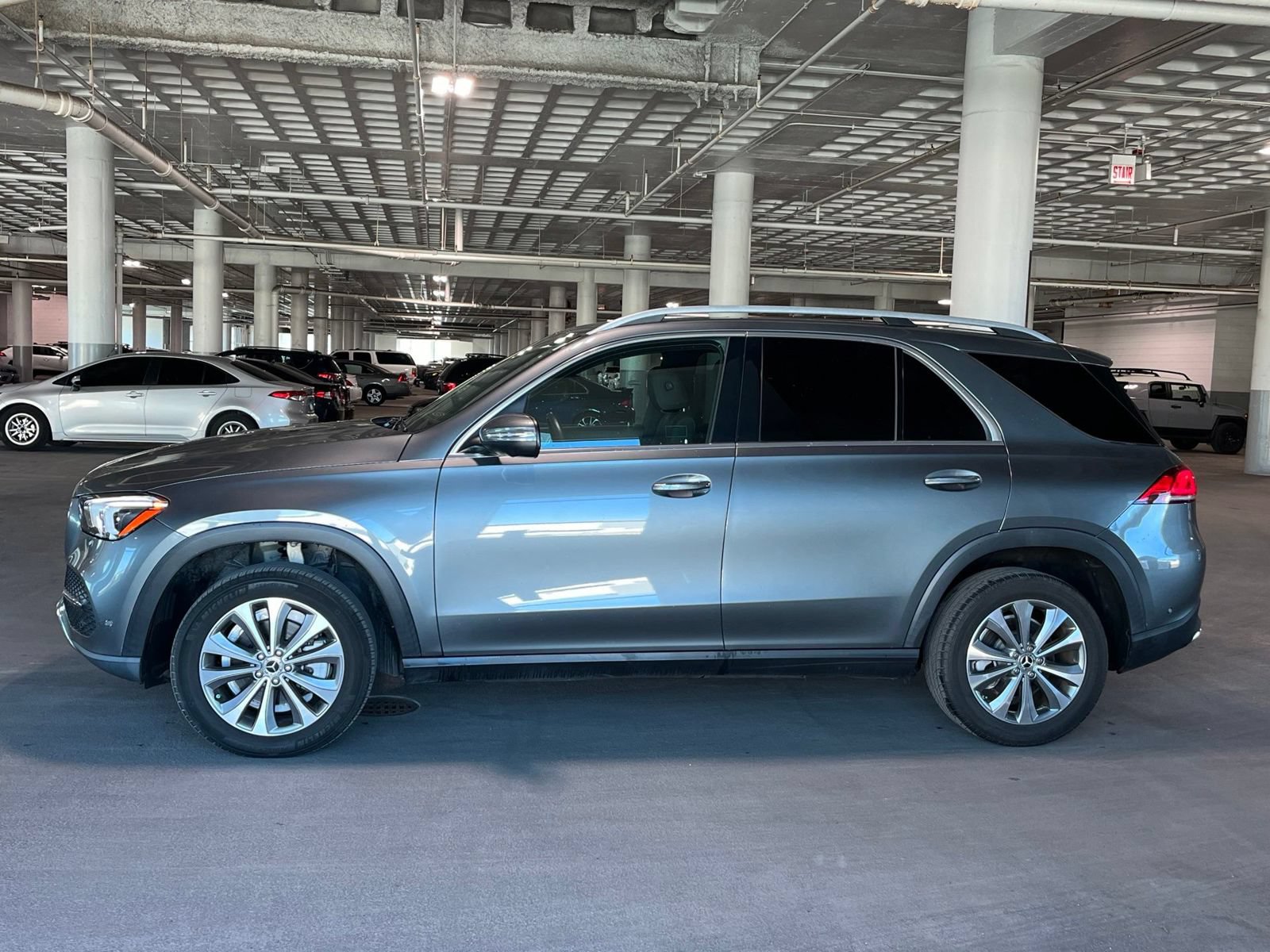 Used 2022 Mercedes-Benz GLE 350 4MATIC w/ Premium Package image 7