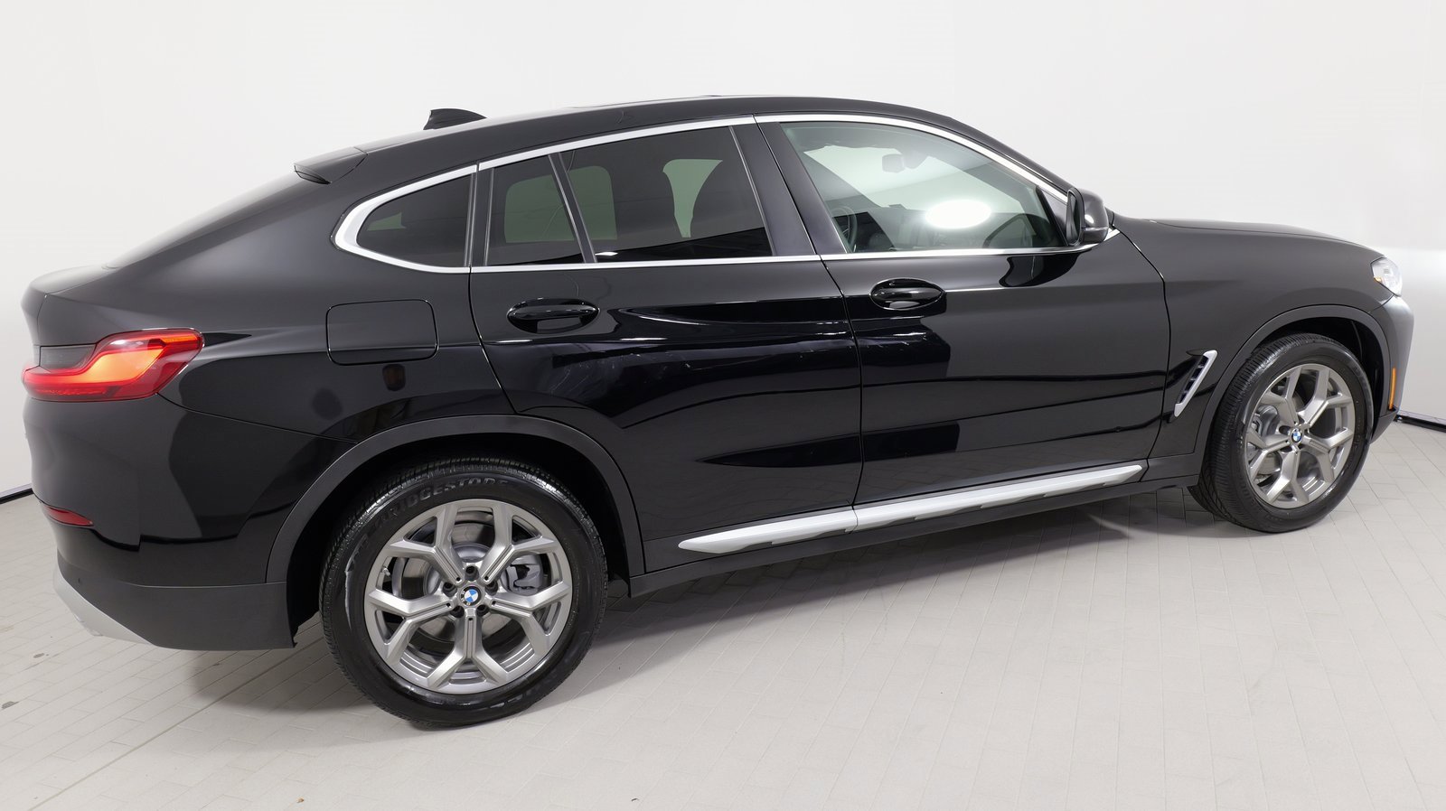 Used 2022 BMW X4 xDrive30i w/ Convenience Package image 17