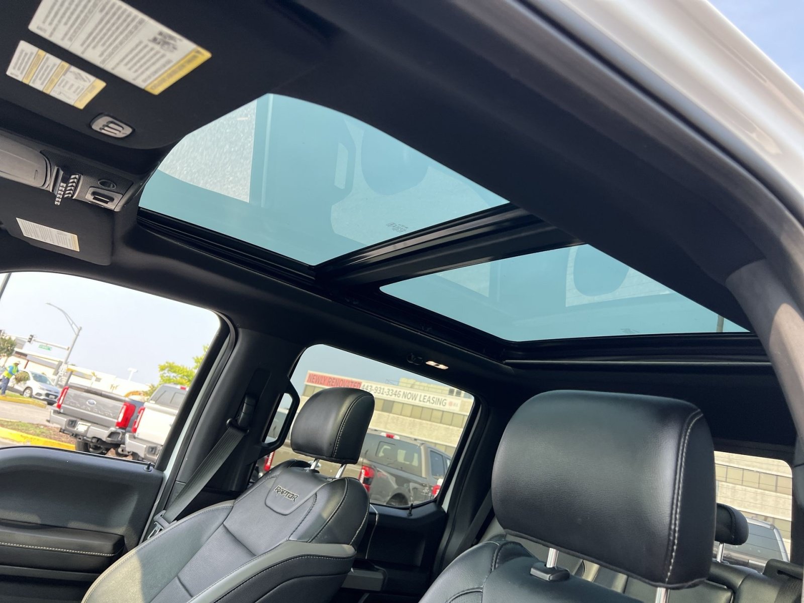 Used 2018 Ford F150 Raptor w/ Equipment Group 802A Luxury AWD/4WD image 23
